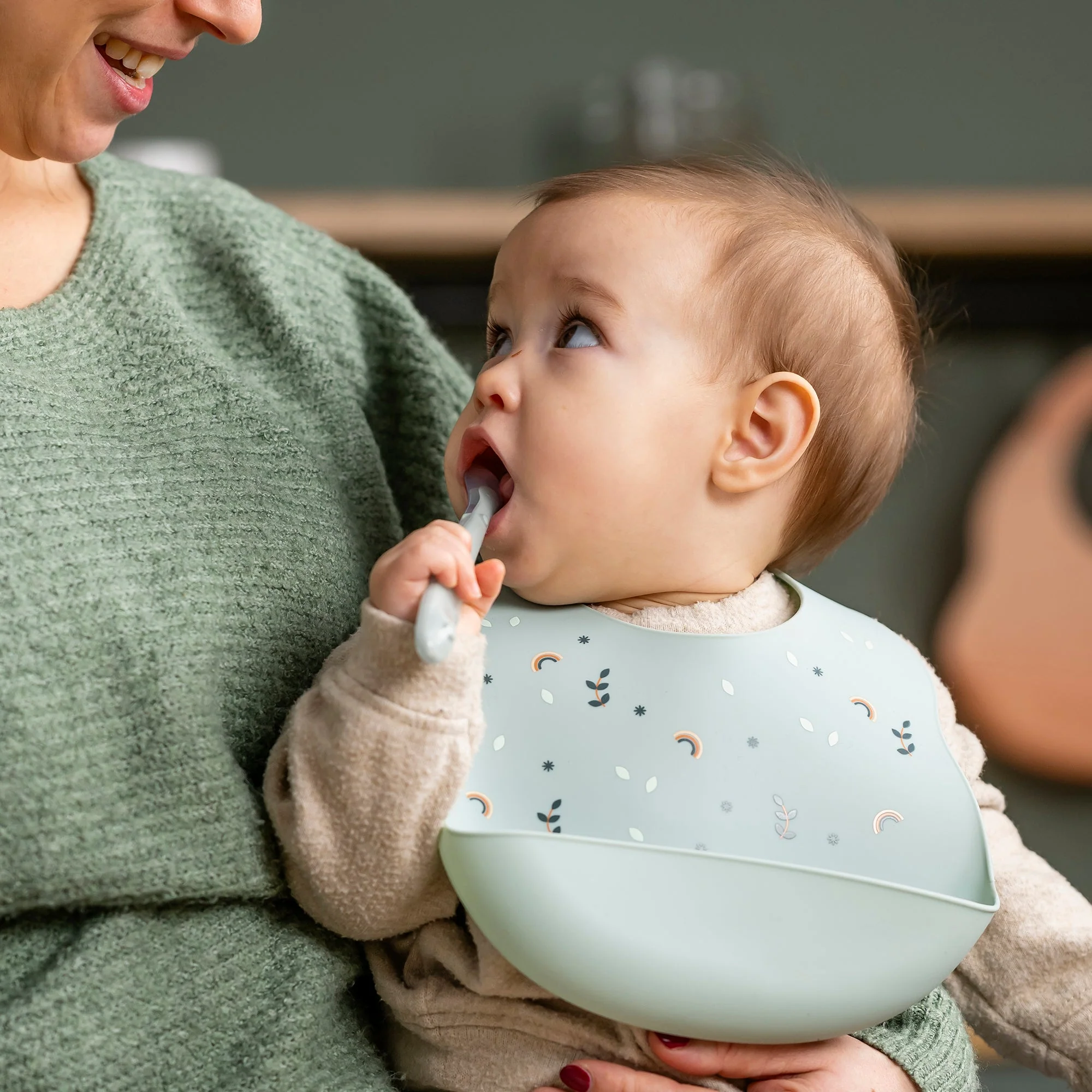 Bib with Drip Tray SILICONE - Image 2