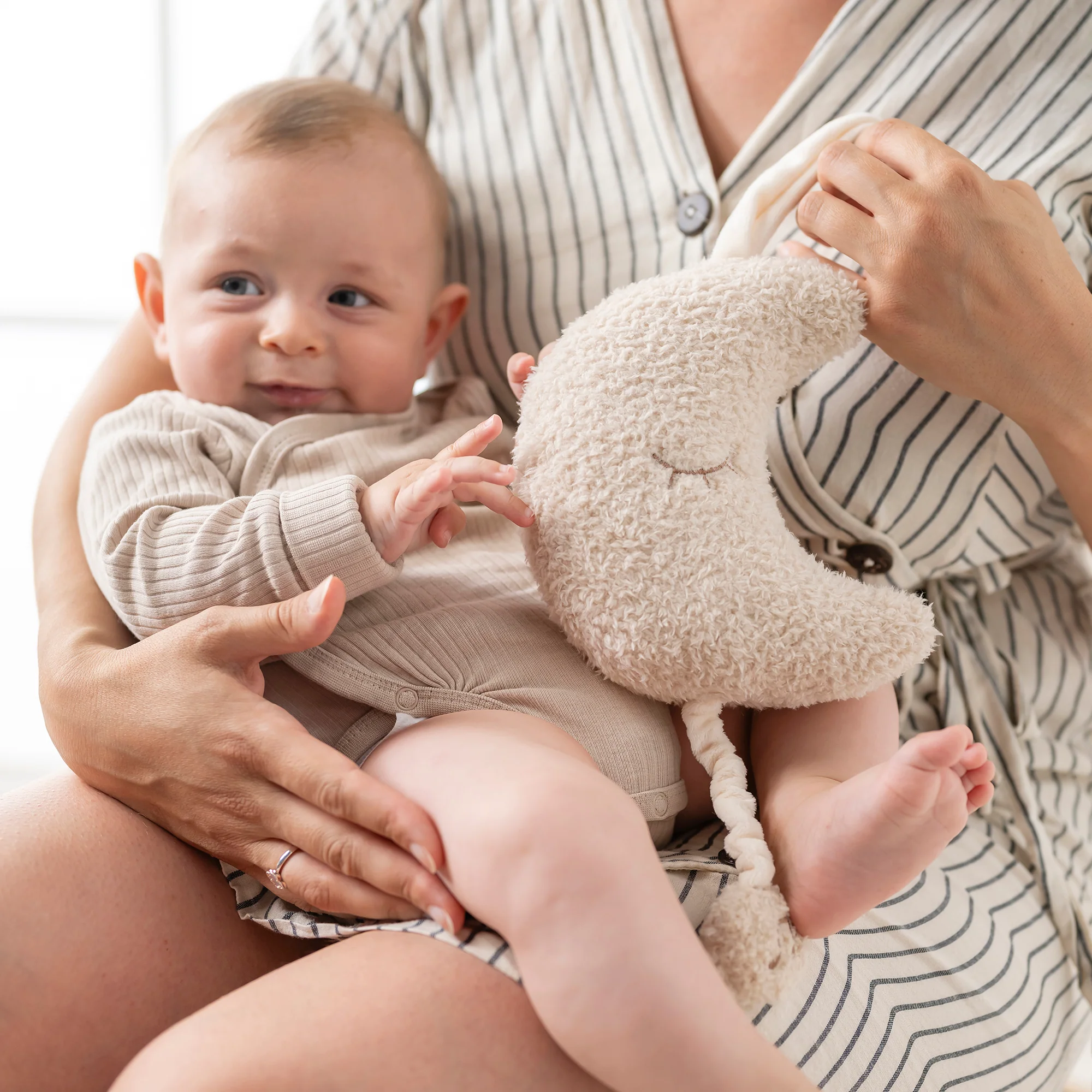 Musical Cuddly Moon TEDDY - Image 3
