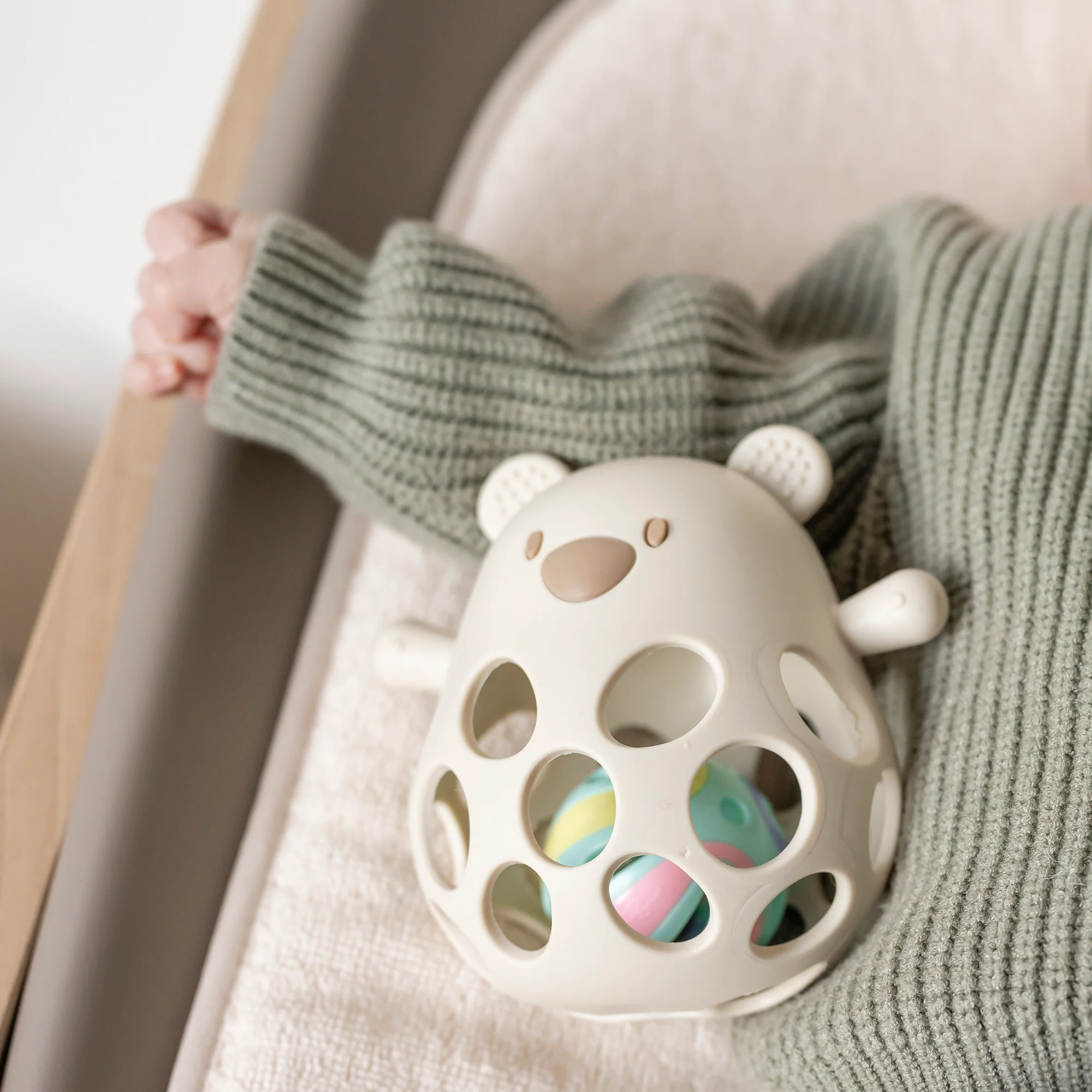 Rattle with ball Bear SILICONE - Image 3