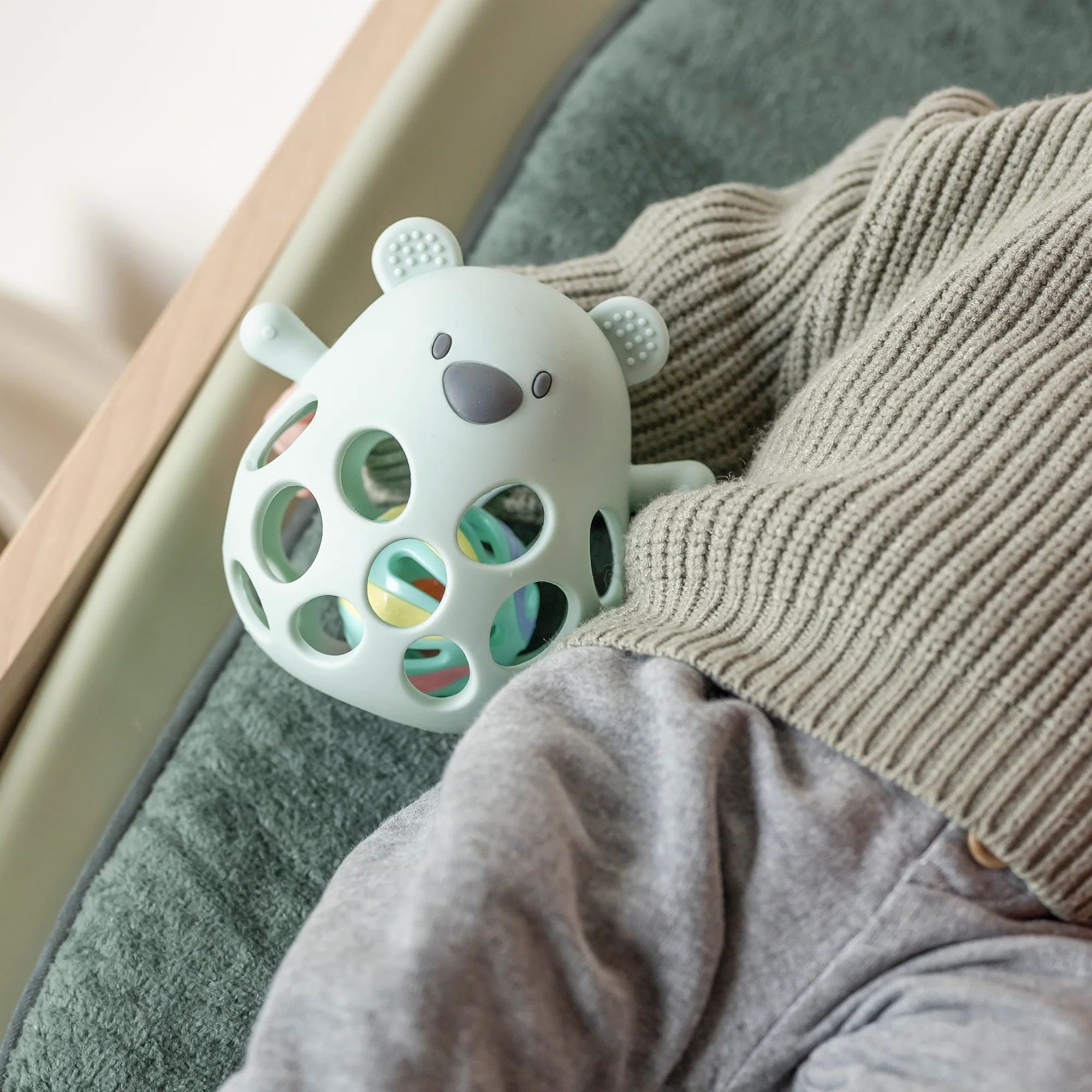 Rattle with ball Bear SILICONE - Image 6