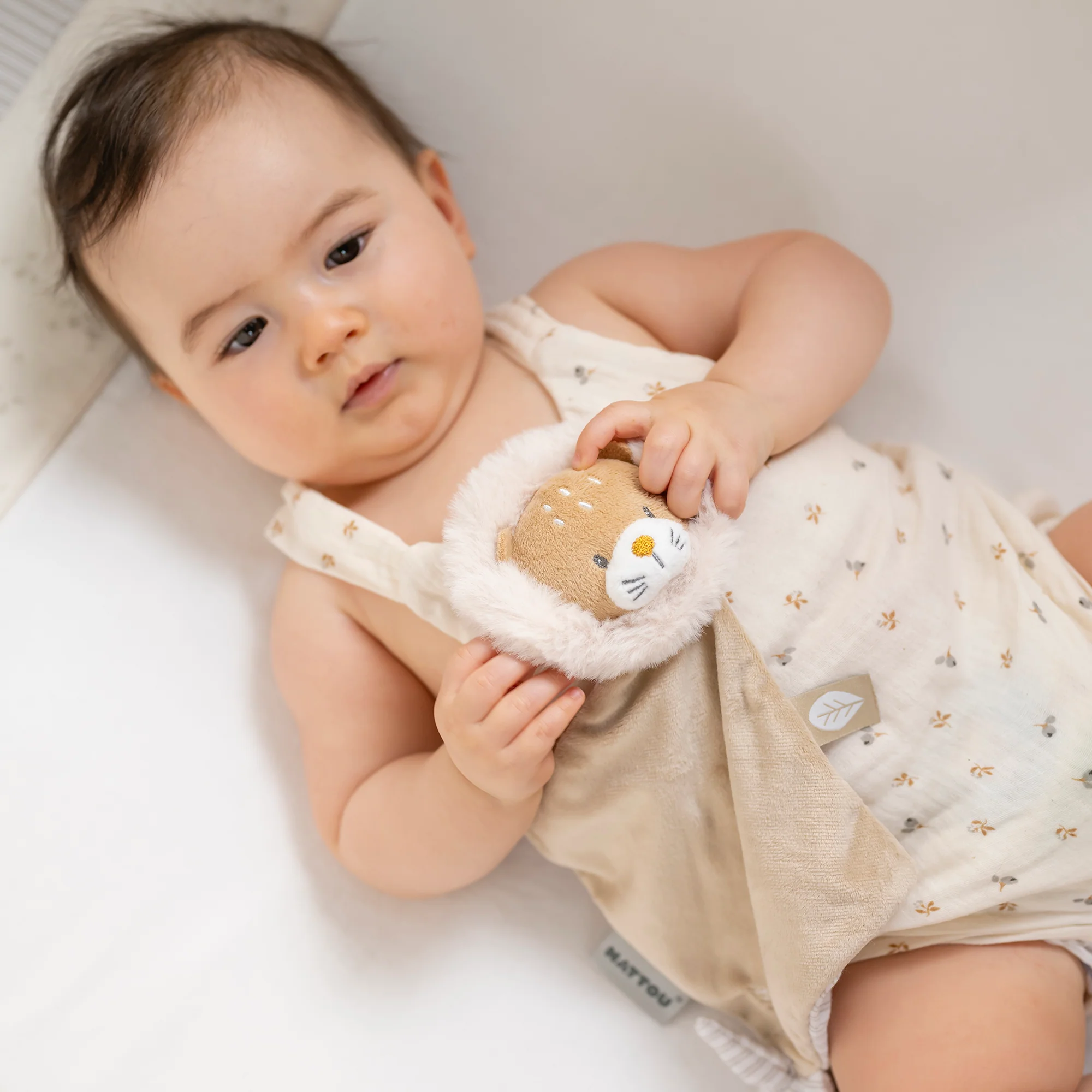 Small Comforter Doudou Lion FLO, ERNEST & OLI - Image 3