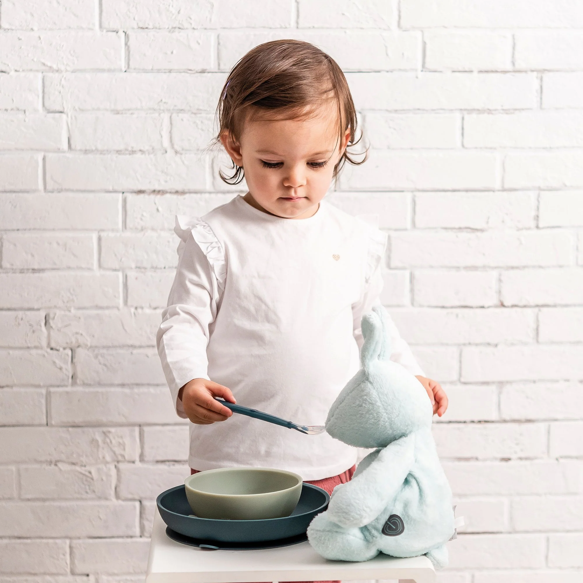 Silicone Tableware Set with Bib set of 4 Pieces - Image 2
