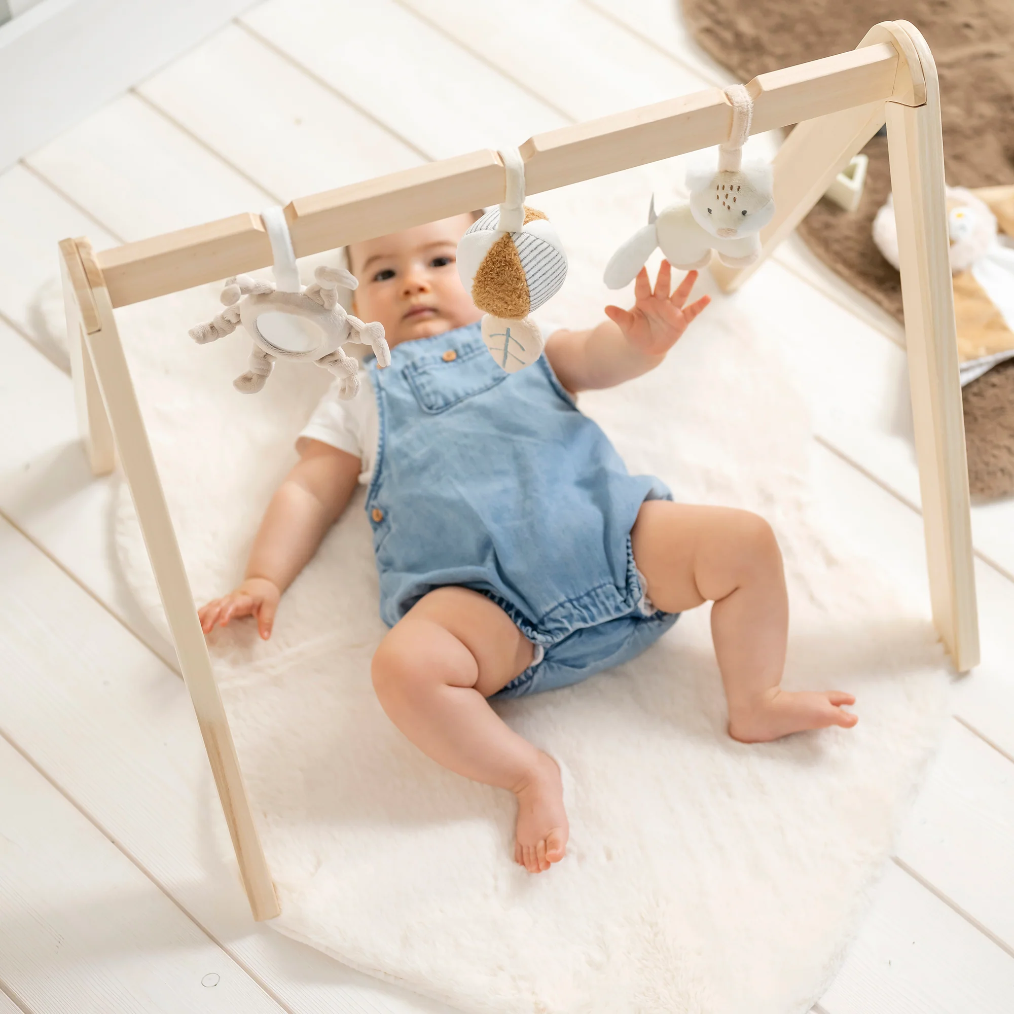 Wooden Arch with Hanging Toys Fox FLO, ERNEST & OLI - Image 3